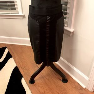 BCBG FAUX LEATHER AND SUEDE SKIRT.